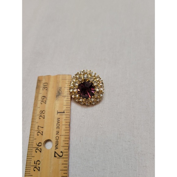 Beautiful Vintage Brooch with Purple Like Stone - Picture 5 of 5